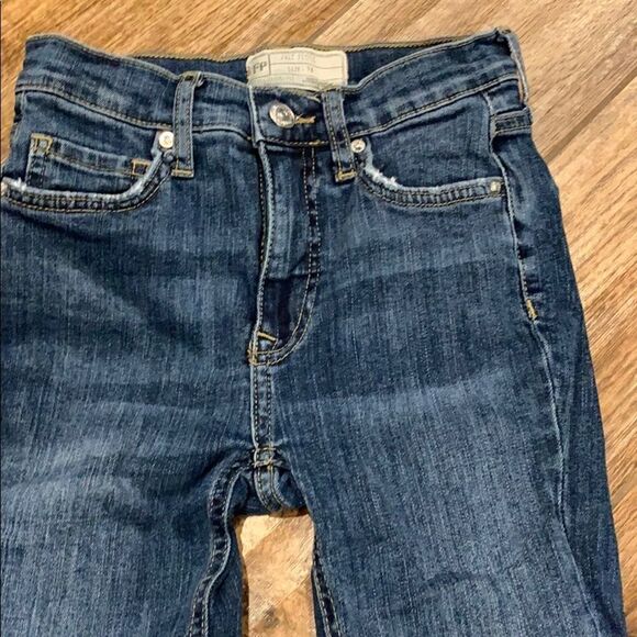 Free People Distressed Skinny Jeans Sz 24 - Picture 2 of 6